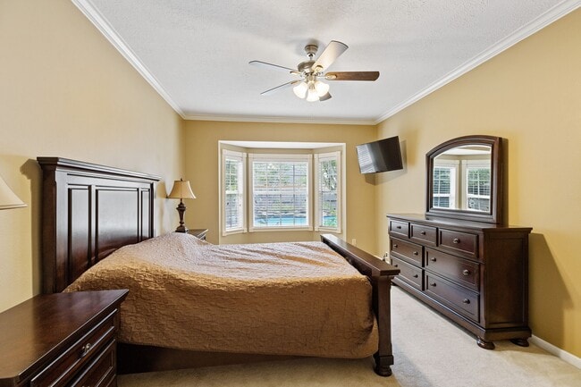 Building Photo - 7435 River Garden Dr