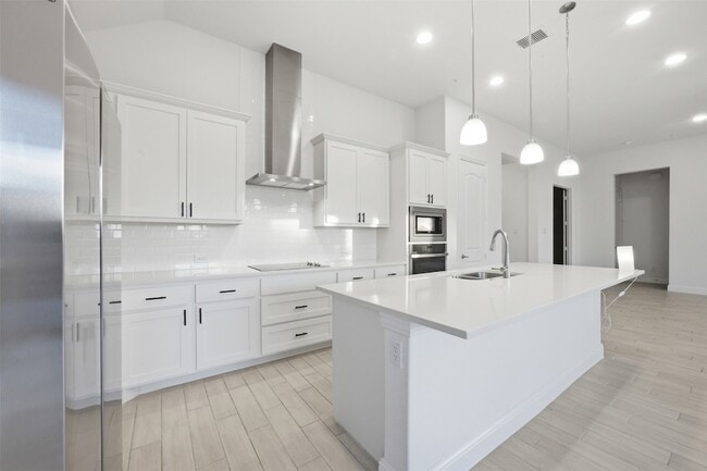 Building Photo - 208 Sequoia Dr