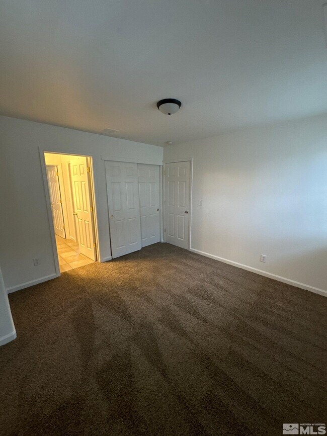 Building Photo - 3843 Dominus Dr