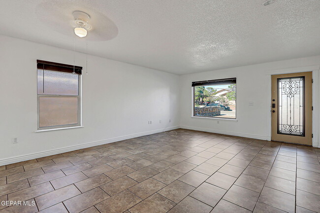 Building Photo - 287 Sunset Hills Dr