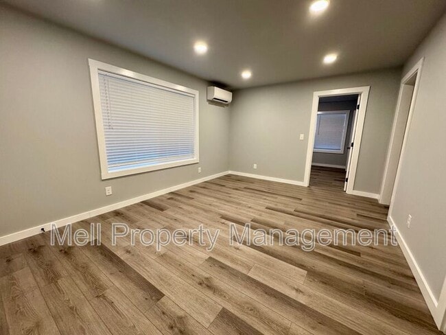 Building Photo - 1927 Steven St