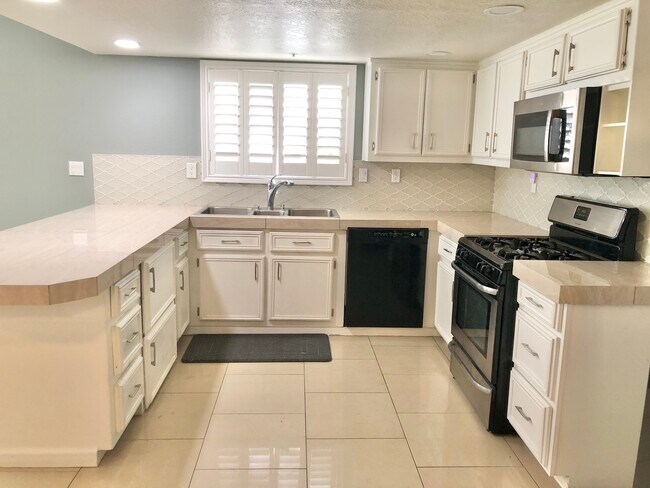 Building Photo - 68180 Calle Azteca