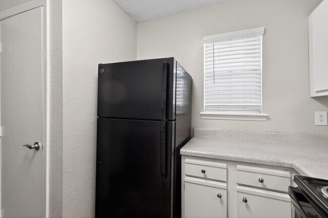 Building Photo - 50 Northtown Dr