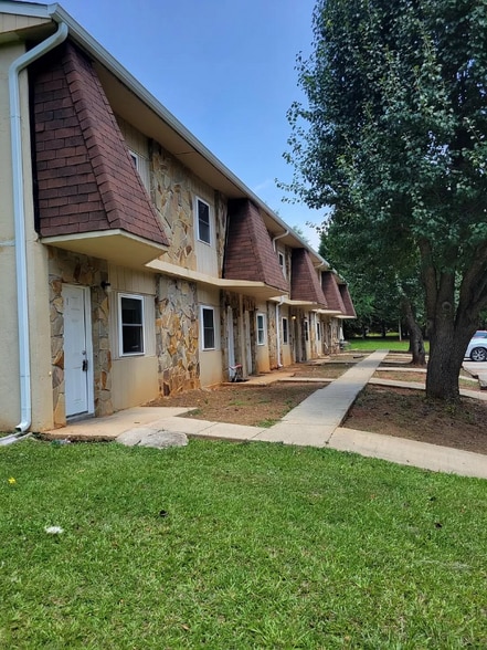 Building Photo - 88 Angie Dr