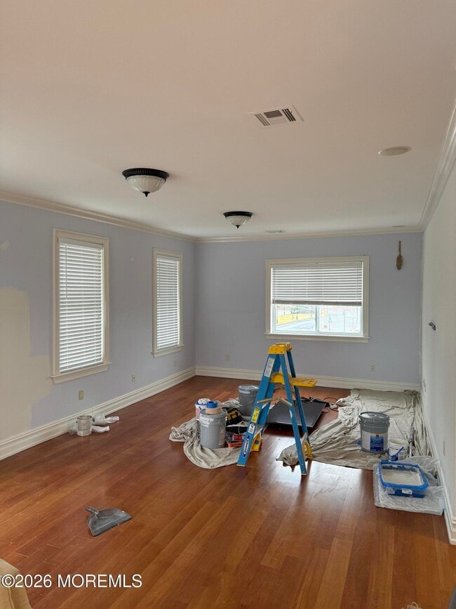 Building Photo - 206 3rd Ave