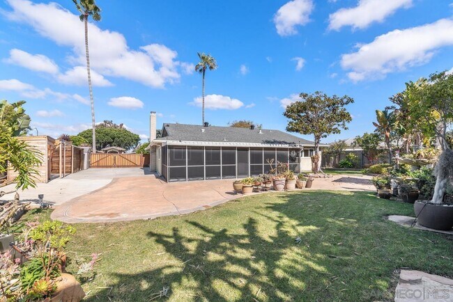 Building Photo - 2245 Nob Hill Dr