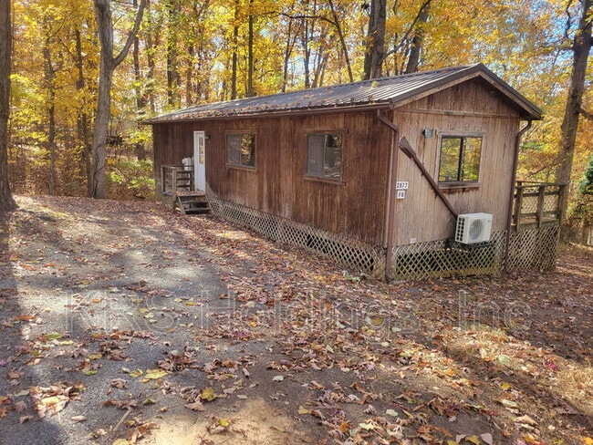 Building Photo - 2877 Rhodes Ln
