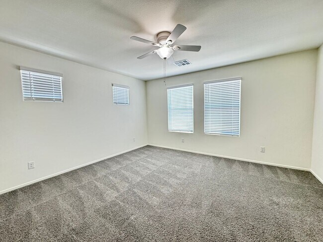 Building Photo - 1140 Scarlet Sparrow St