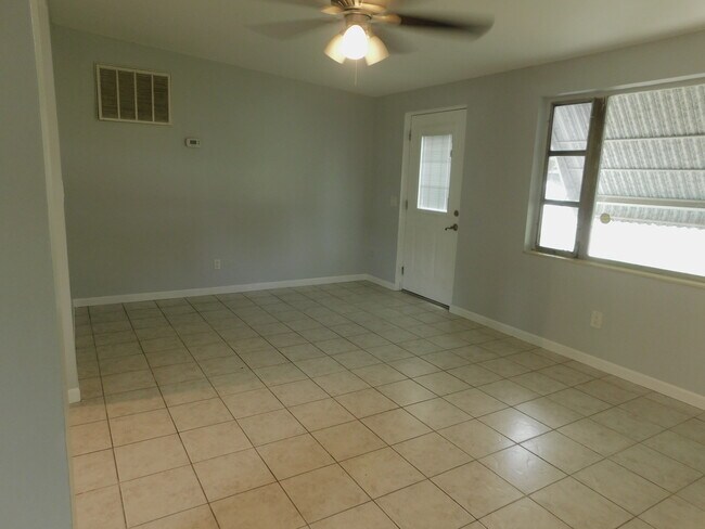 living room - 4173 Highland Loop