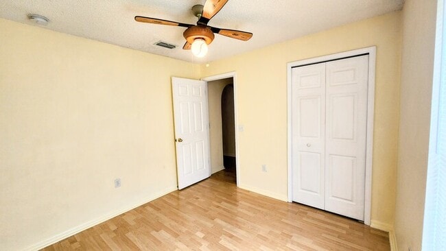 Building Photo - Welcome to this charming 3-bedroom, 2-bath...