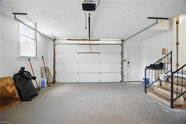Building Photo - 1724 Hodges Ferry Rd