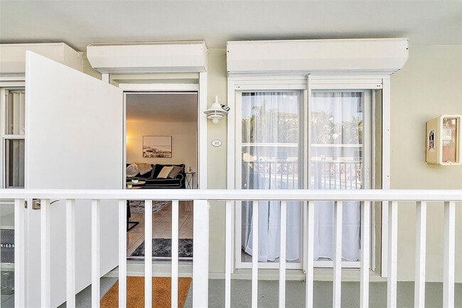 Building Photo - 3230 NE 13th St