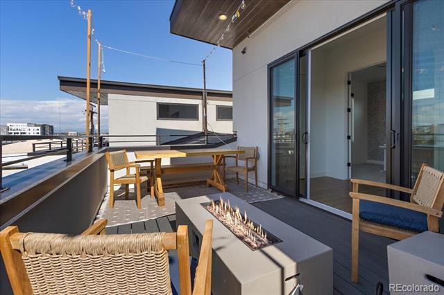 Building Photo - 2929 Lawrence St