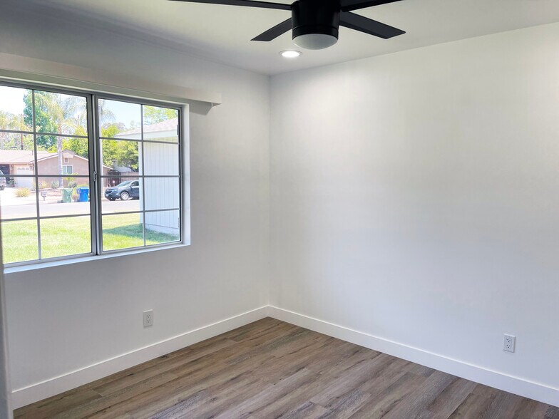 Bedroom 1 Unfurnished - 6221 Glide Ave
