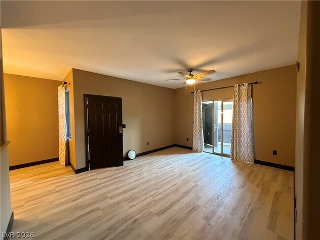 Building Photo - 8000 W Badura Ave