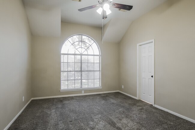 Building Photo - 18703 Singing Woods Dr