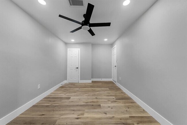 Building Photo - 7609 St Lo Rd