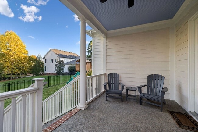 Building Photo - Luxury Executive Rental in Highlands of Ladd Park