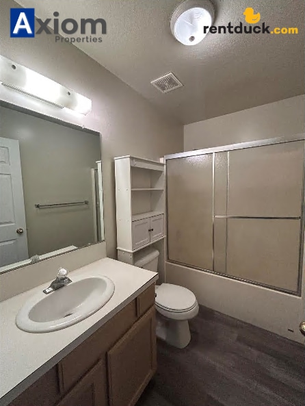 Building Photo - 1819 S Von Elm St