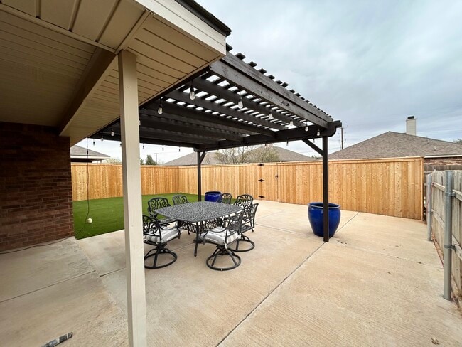 Building Photo - 9305 Quitman Ave