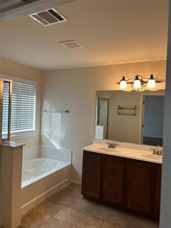 Building Photo - 7603 Spanish Dove Ct