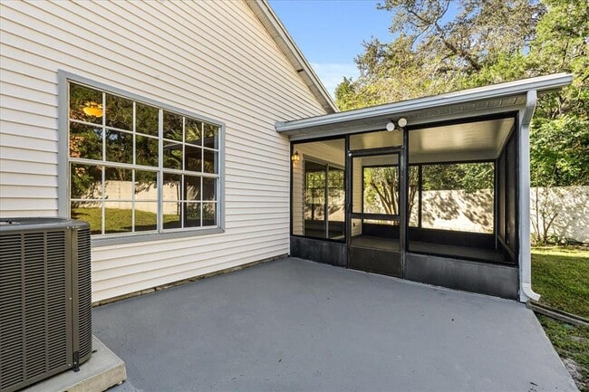 Building Photo - 975 Malden Ct