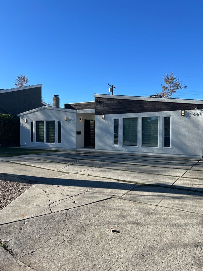 Building Photo - 2 Bedroom Modern Luxury, Valley Village