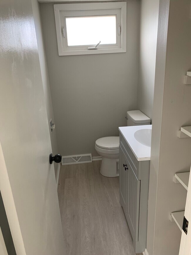 Half Bath - 4018 N Elsie Ave