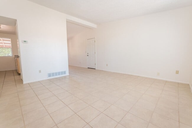 Building Photo - Updated and Charming 3 Bedroom, 2 Bath Hom...
