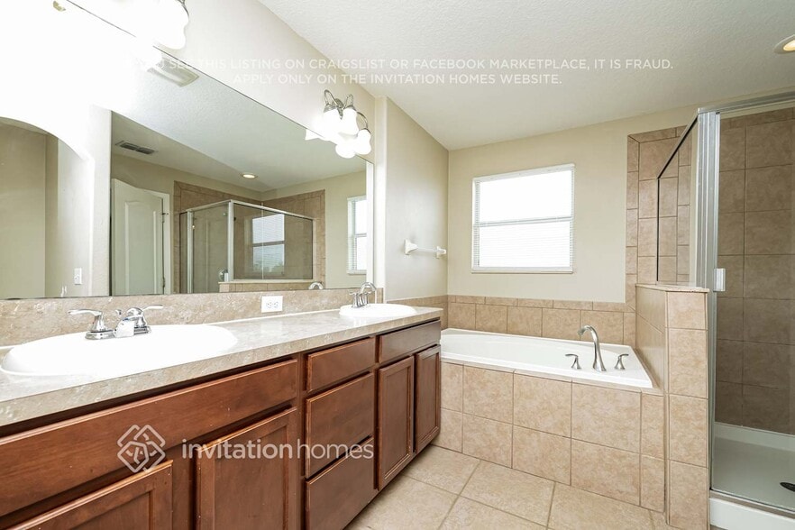 Building Photo - 1047 Seminole Sky Dr