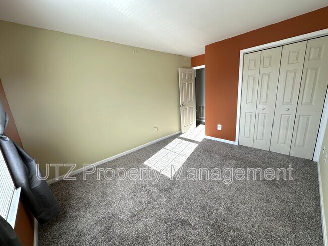 Building Photo - 3800 Sunnyfield Ct