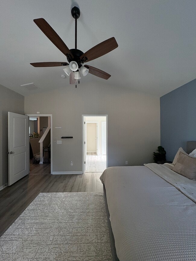 Building Photo - 114 Great Bend Dr