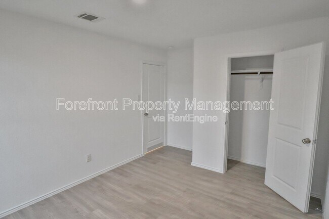 Building Photo - 10307 Devon Wheel St