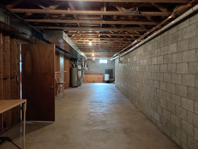 Building Photo - 16137 Robbins Rd
