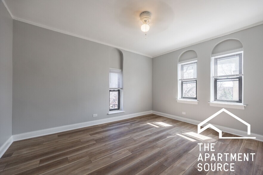 Building Photo - 6148 N Francisco Ave