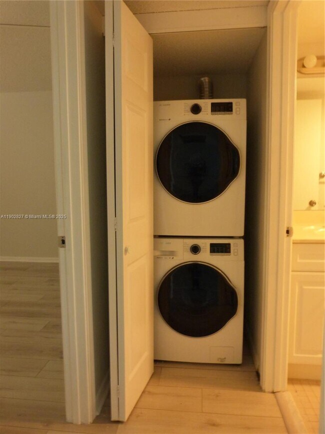 Building Photo - 1151 SW 128th Terrace