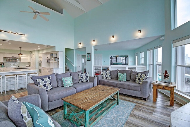 Building Photo - 9 La Playa