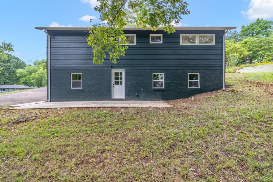 Building Photo - 1316 Huntington Rd