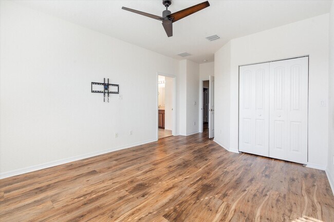 Building Photo - 119 Gramercy Square Dr