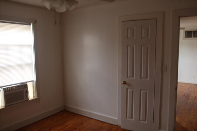 Building Photo - 607 Florence Dr