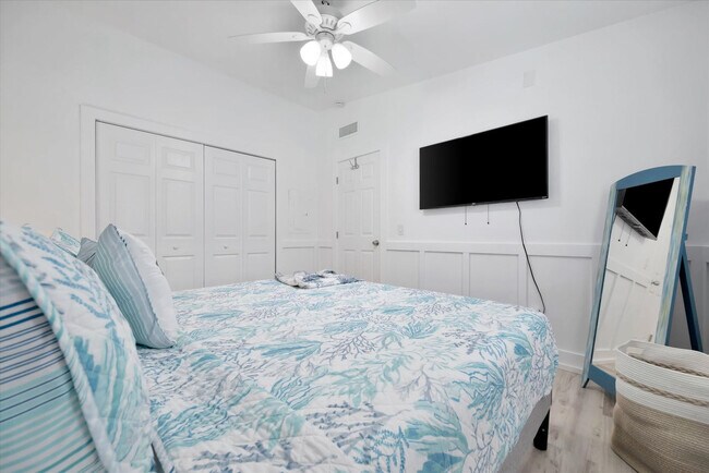 Building Photo - 711 E Gulf Blvd