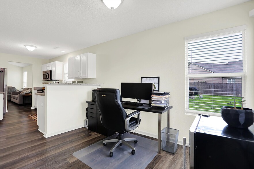 Building Photo - 5549 Wild Horse Dr