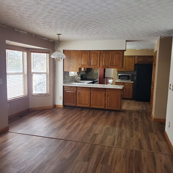 Building Photo - 315 High Meadows Village Dr