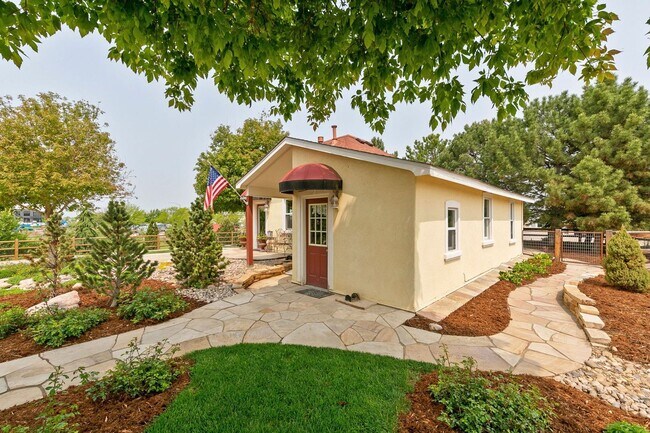 Building Photo - 745 Jackson Ct