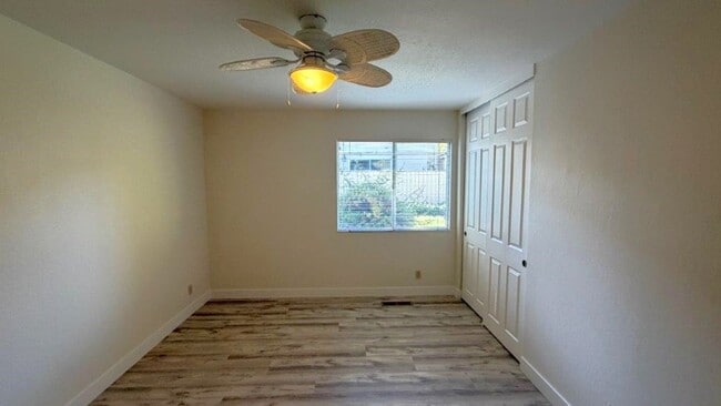 Building Photo - 554 Mt Dell Dr