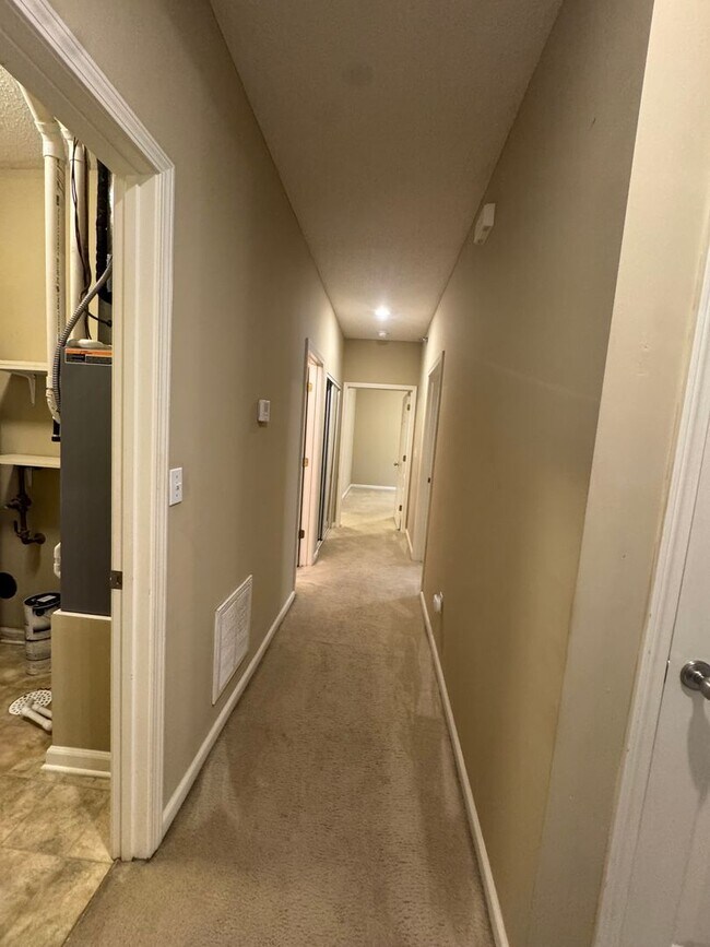 Building Photo - Spencers Crest Condominium