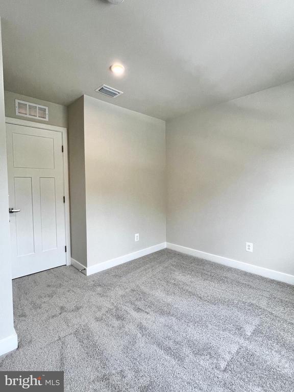 Building Photo - 2103 Rivers Dr