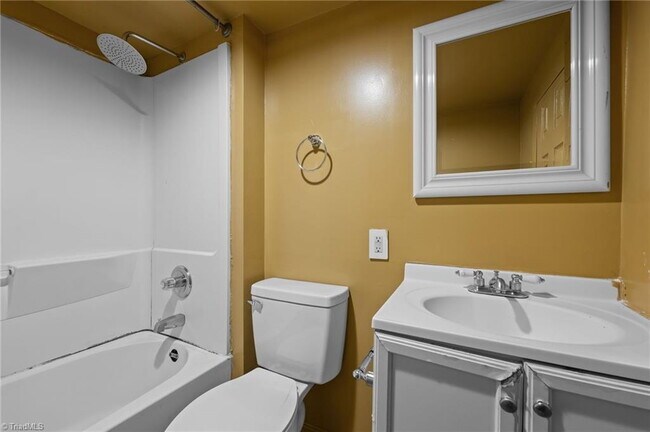 Building Photo - "Charming 3-Bedroom Home in the Heart of Winston-Salem-Pets Welcome Housing Vouchers Accepted!