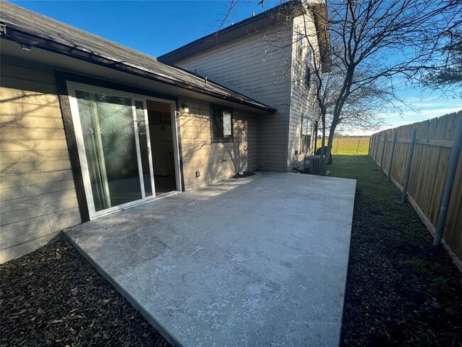 Building Photo - 1204 Blackjack St