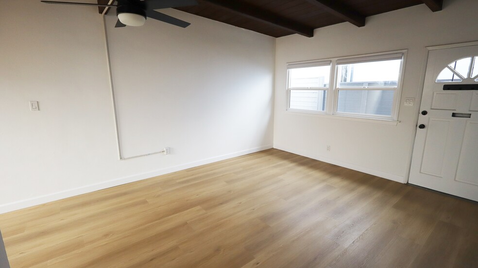 Building Photo - 429 1/2 28th St